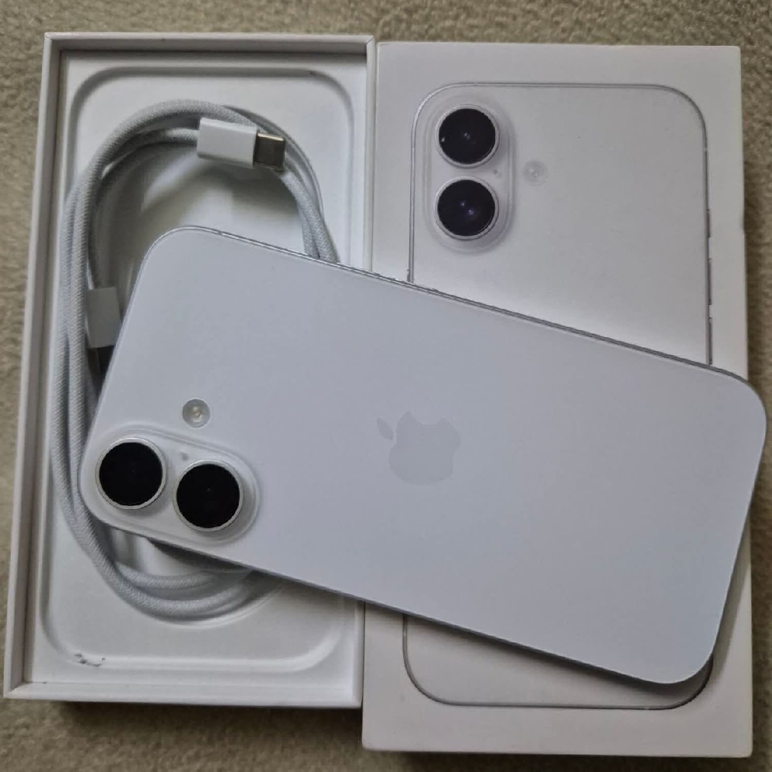 IPHONE 16