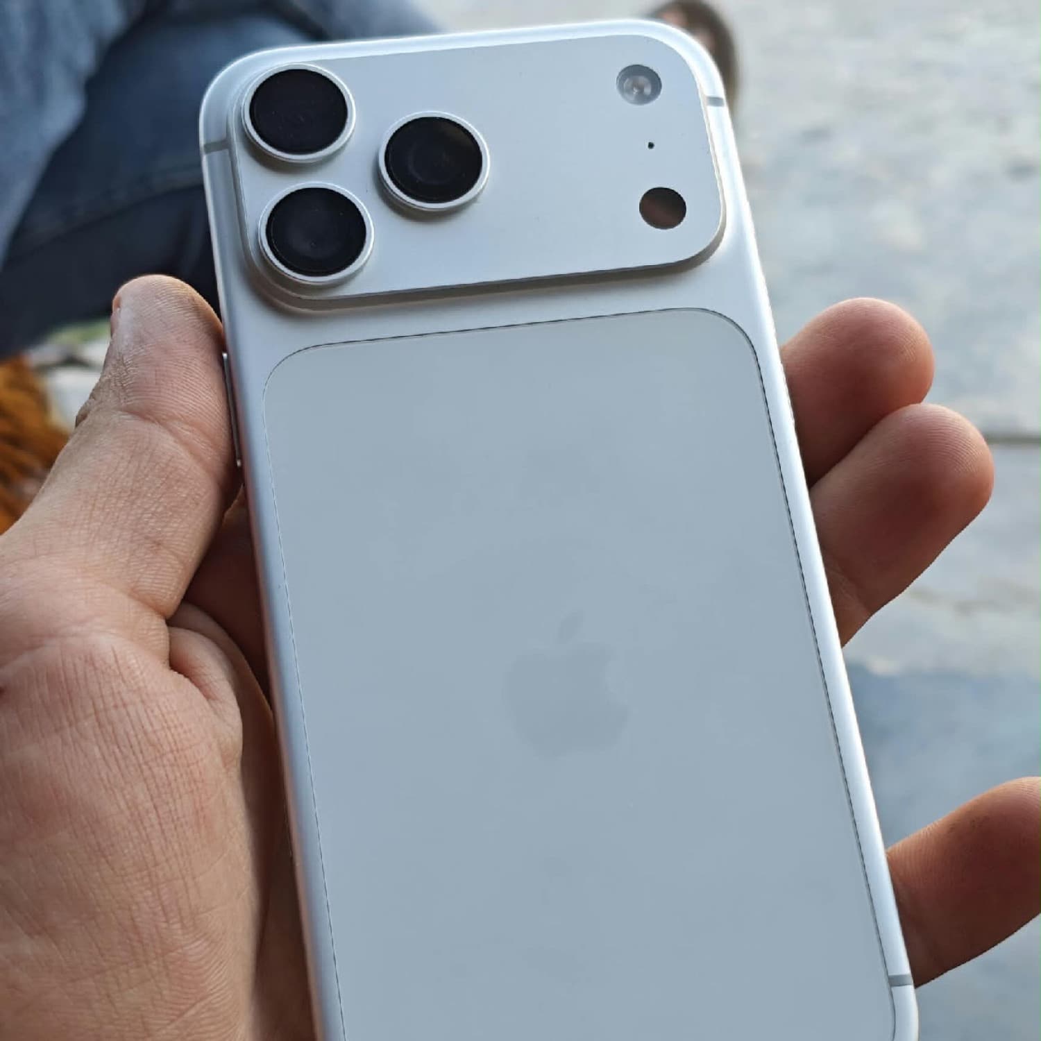 IPHONE 17 PRO MAX