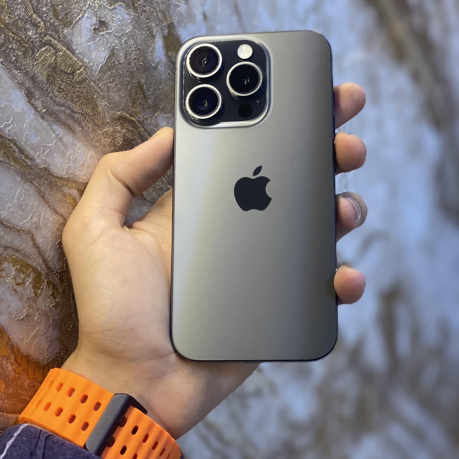 IPHONE 15 PRO