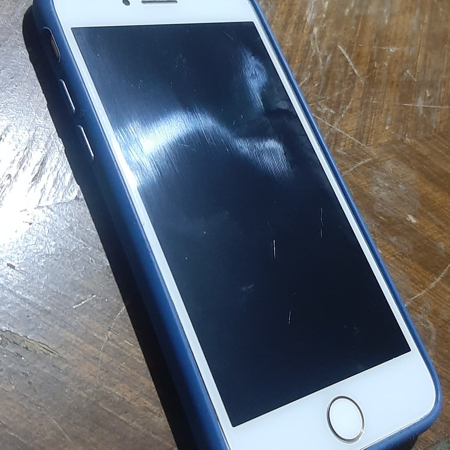 IPHONE 8