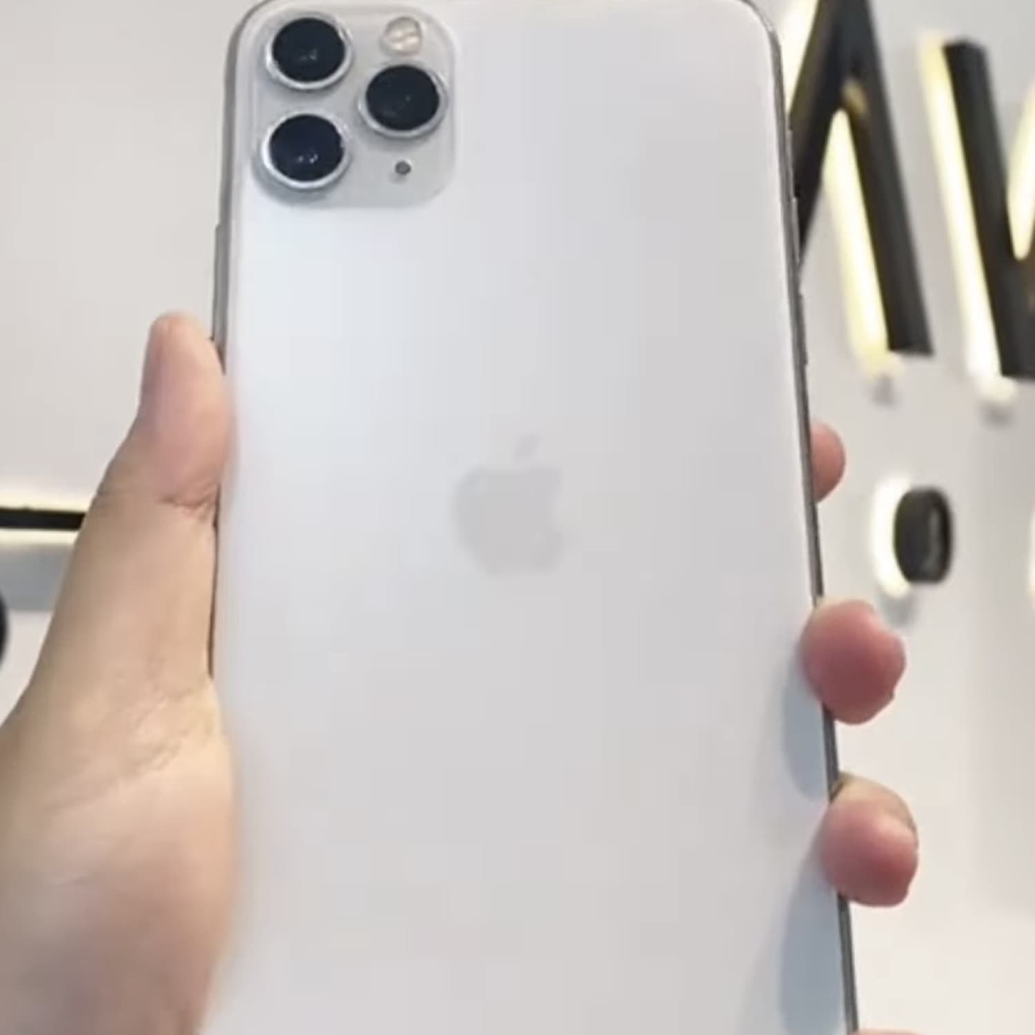 IPHONE 11 PRO MAX