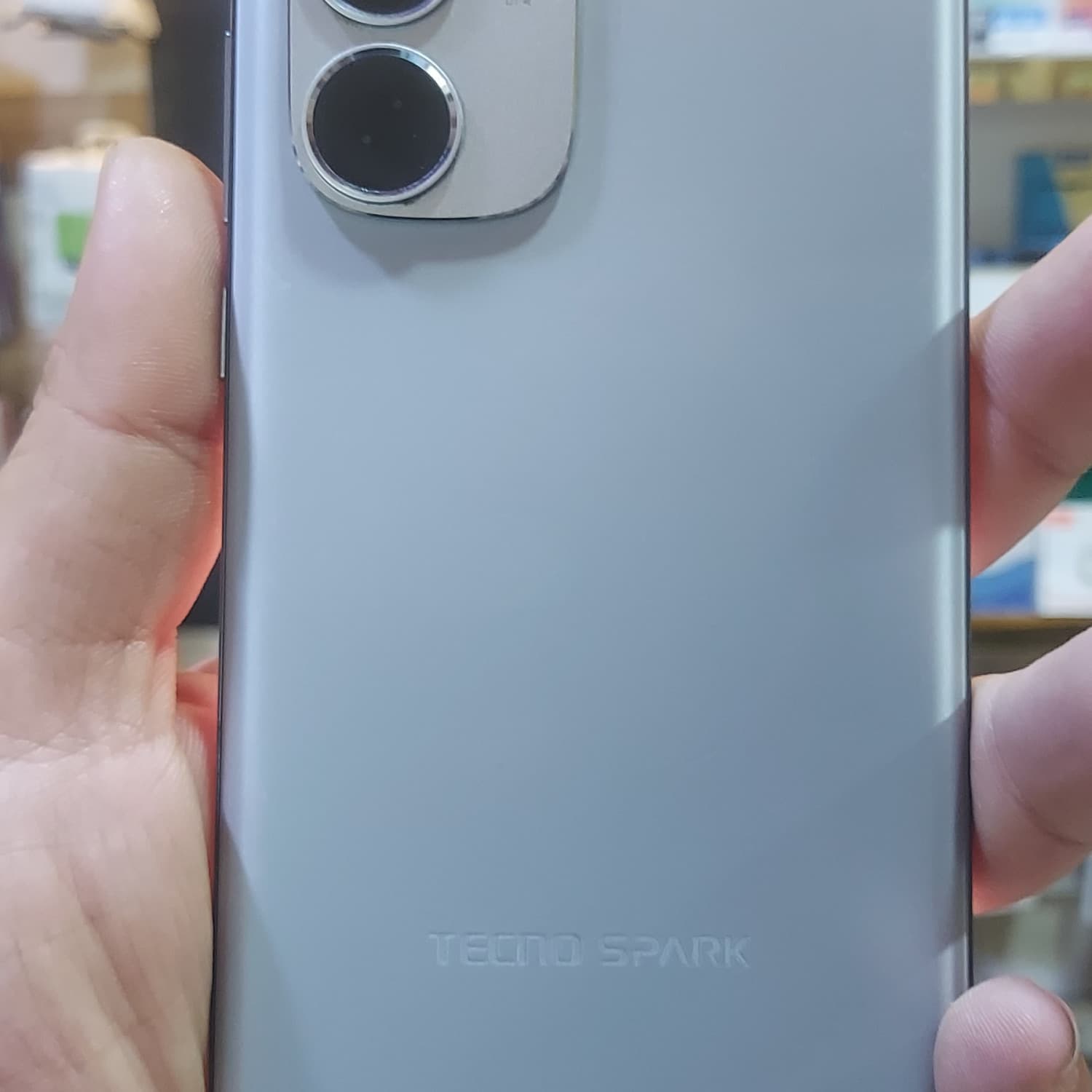 SPARK 40 PRO PLUS