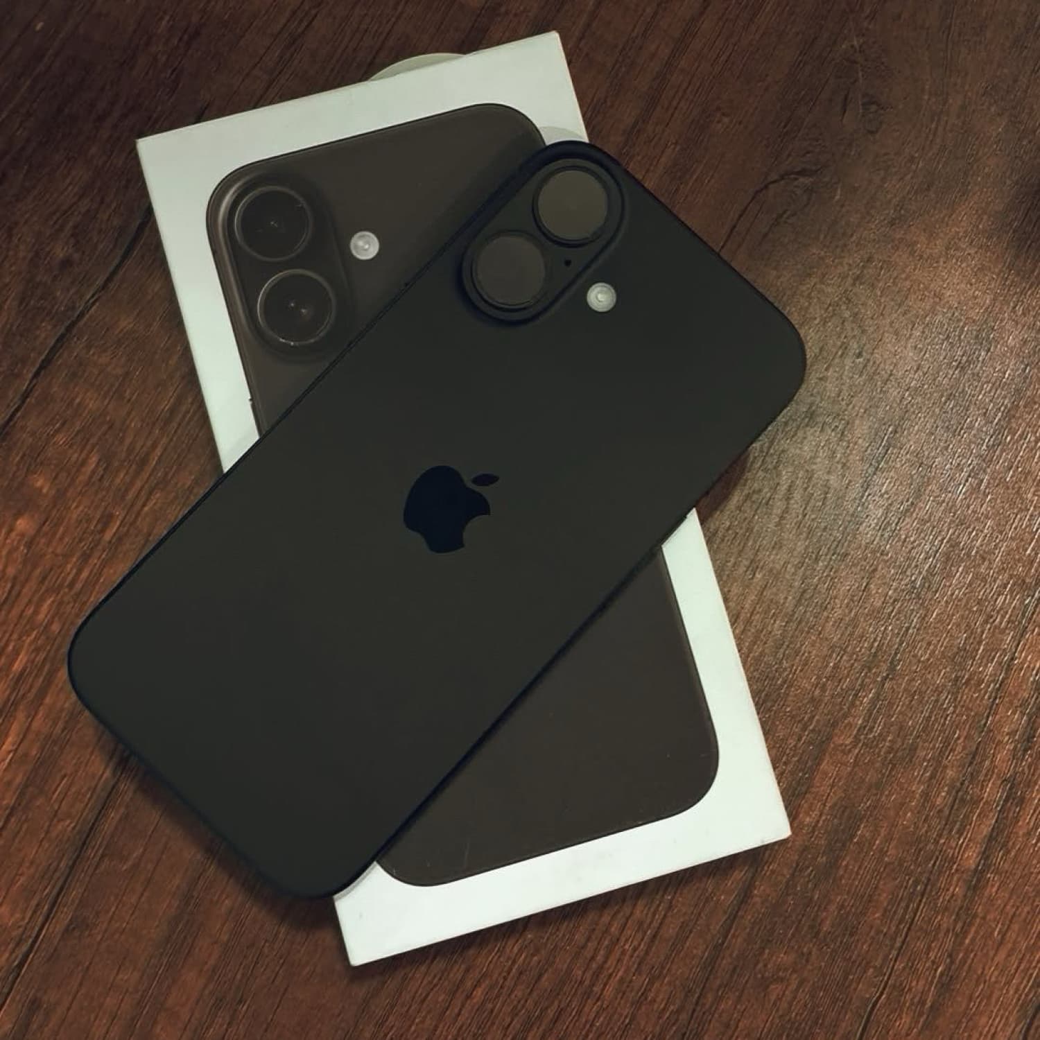 IPHONE 16