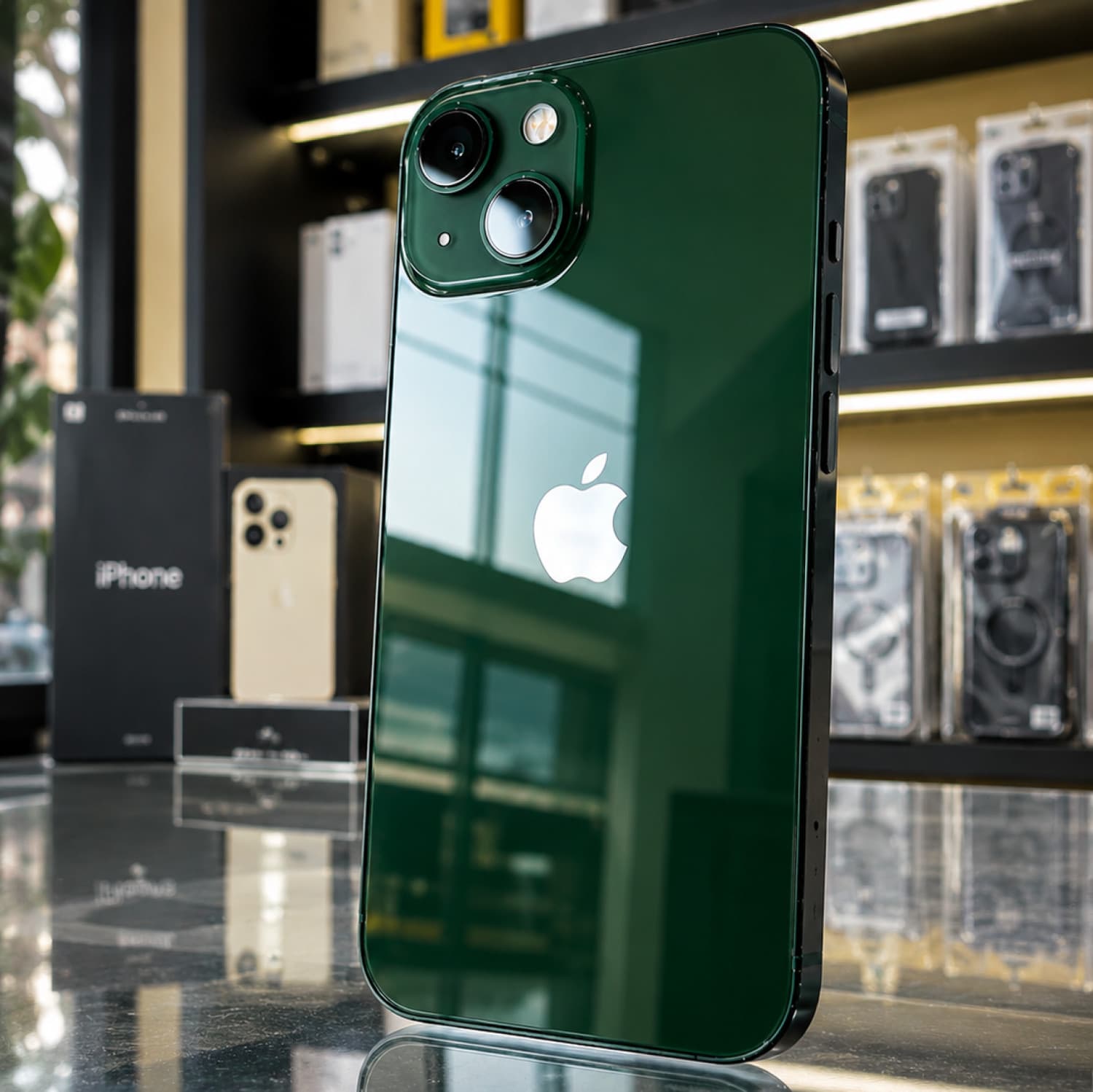 IPHONE 13