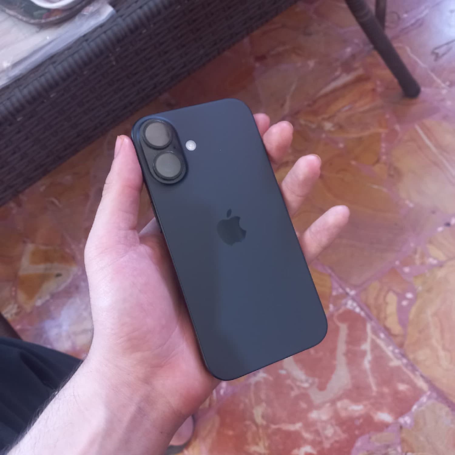 IPHONE 16