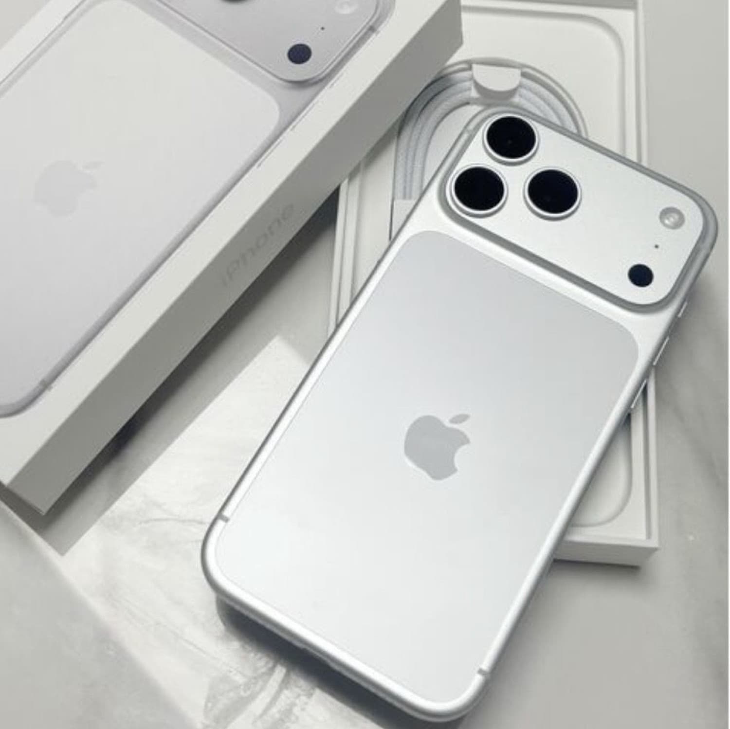 IPHONE 17 PRO MAX