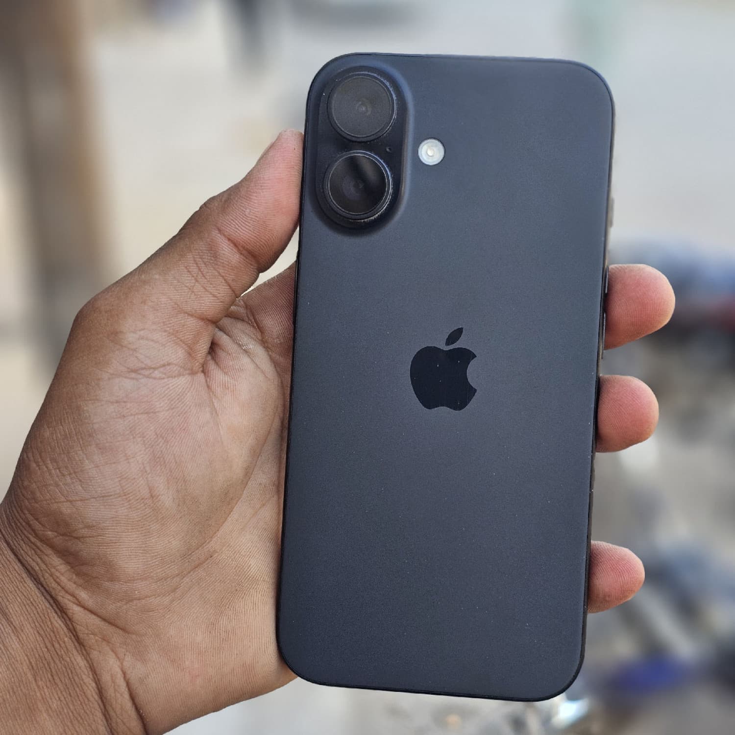 IPHONE 16