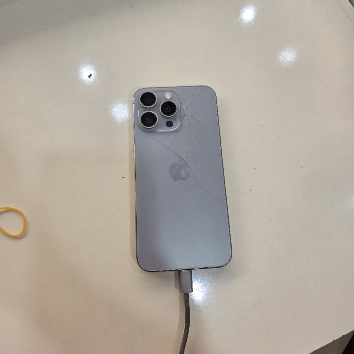 IPHONE 15 PRO